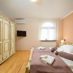 Penthouse Aurora Manjadvorci
